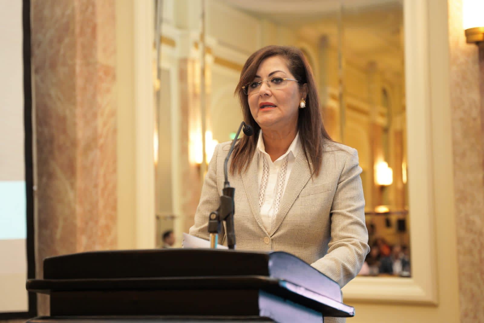 هالة السعيد وزيرة التخطيط
